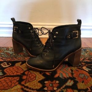 Gianni Bini leather lace up shooties